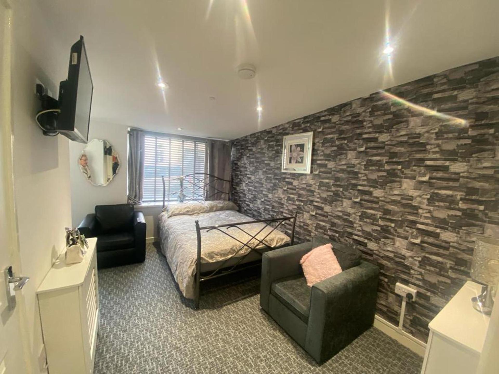 Beautiful 3-Bed Apartment In マーサー・ティドビル エクステリア 写真