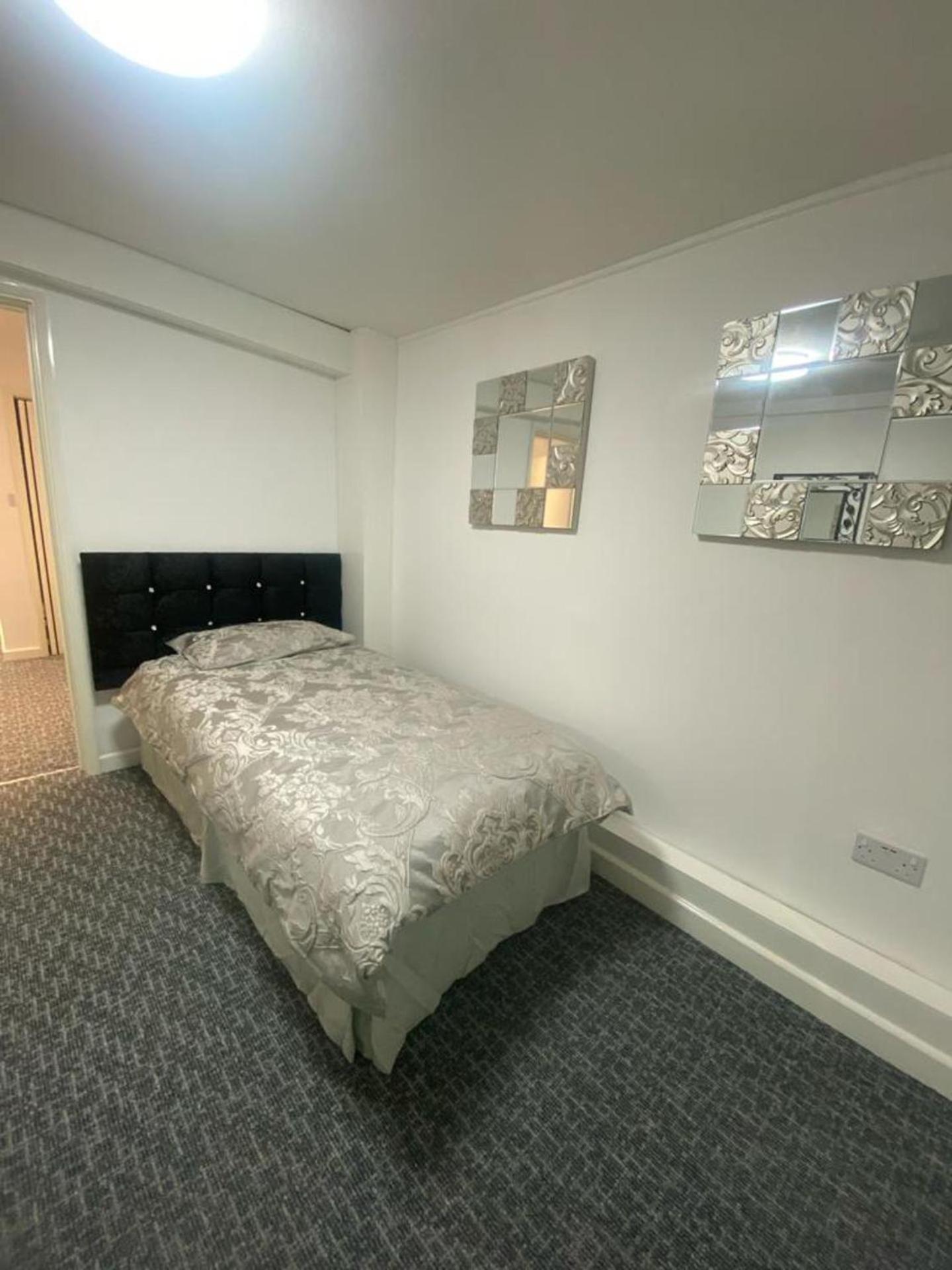 Beautiful 3-Bed Apartment In マーサー・ティドビル エクステリア 写真