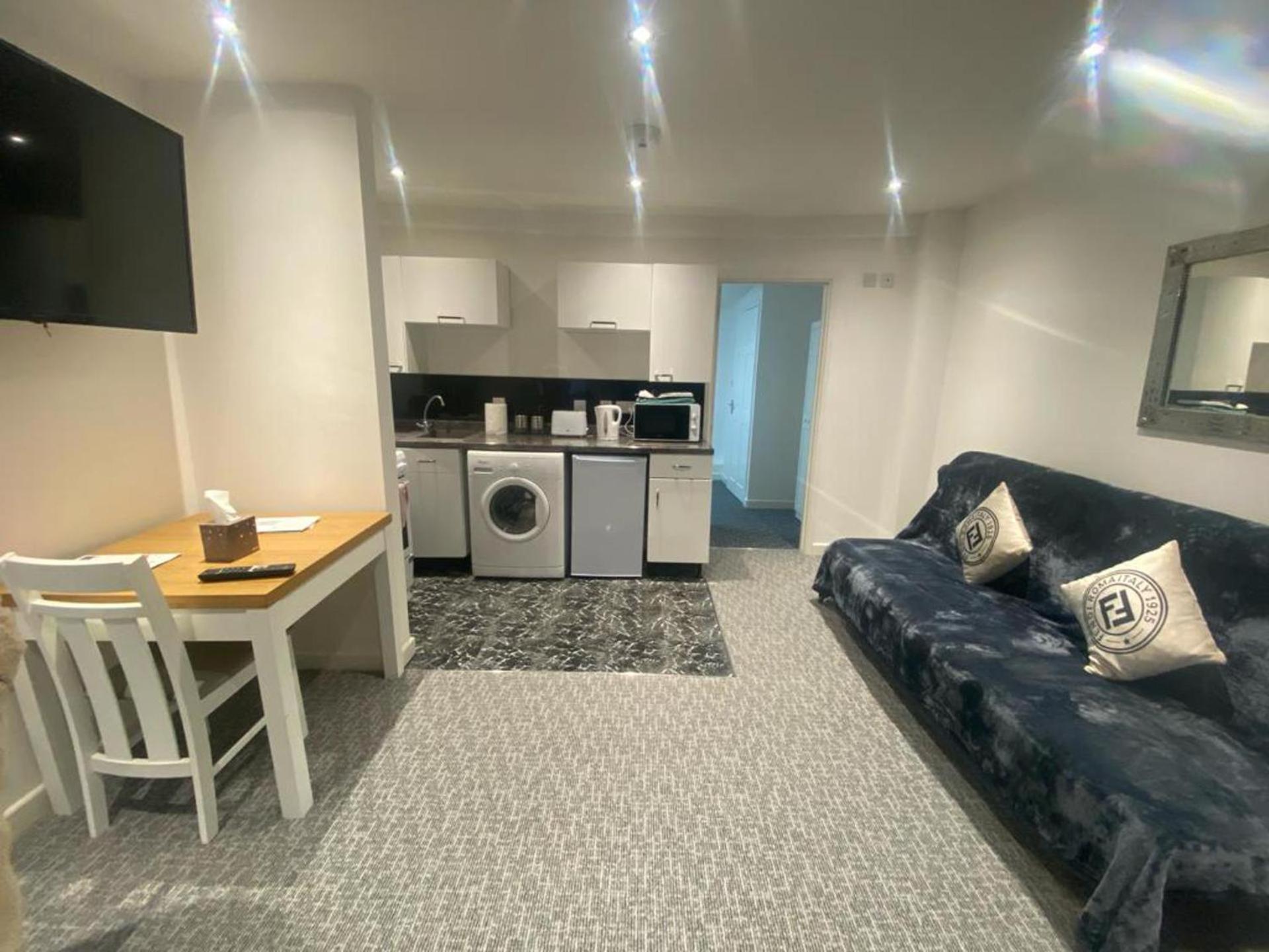 Beautiful 3-Bed Apartment In マーサー・ティドビル エクステリア 写真