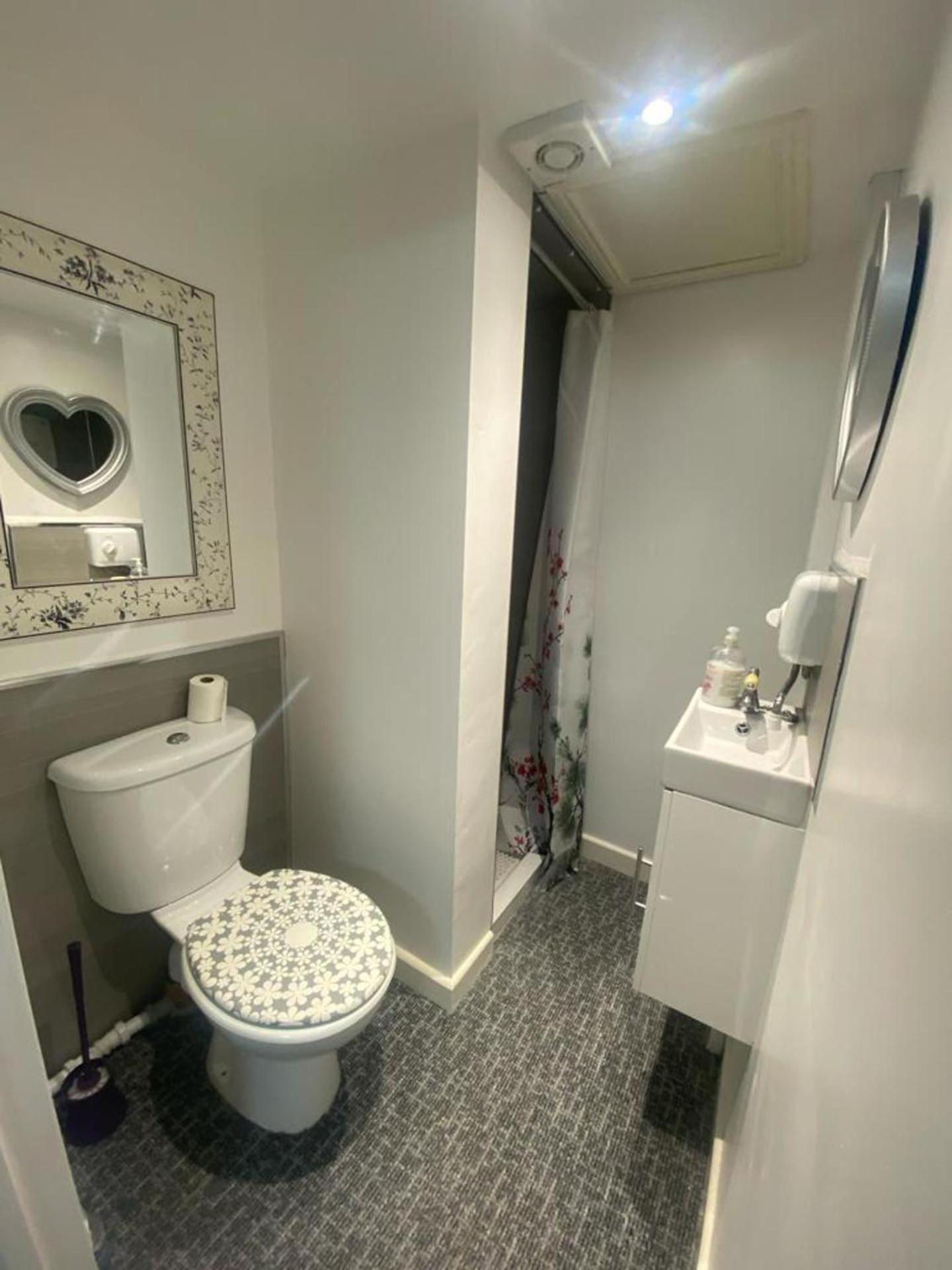 Beautiful 3-Bed Apartment In マーサー・ティドビル エクステリア 写真
